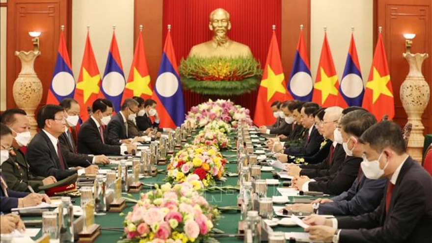 Vietnam, Laos hold high-level talks